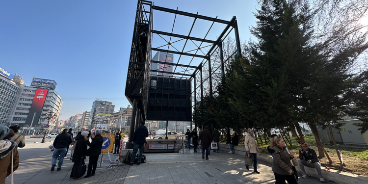 ABB'nin Güvenpark'a diktiği reklam panosu, yargıya taşındı