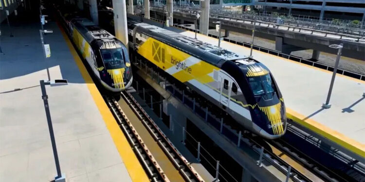 İtfaiye aracıyla tren çarpıştı; 15 yaralı