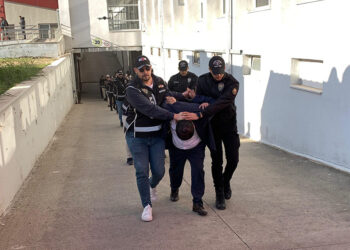 Adana Emniyet Müdürlüğü'nün deposundan mühimmat çalan 7 kişi tutuklandı