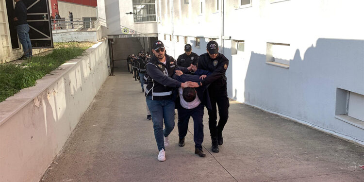 Adana Emniyet Müdürlüğü'nün deposundan mühimmat çalan 7 kişi tutuklandı