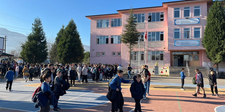 Anaokulunun kazan dairesinde yangın; Öğrenciler tahliye edildi