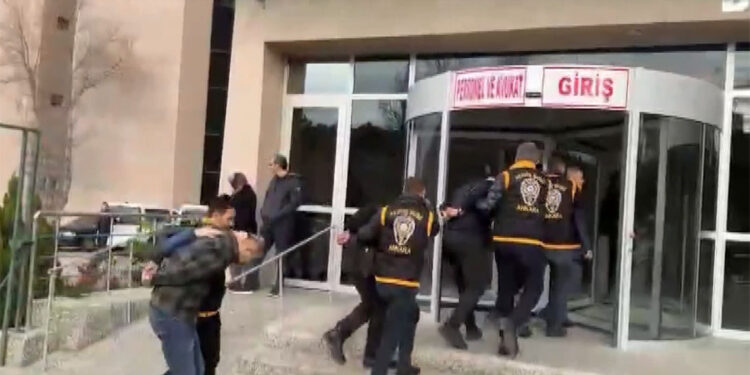 Ankara'da 6 hırsızlık şüphelisi gözaltına alındı
