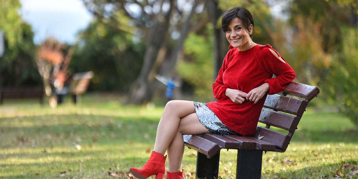 İsme özel doğum günü şarkılarını yazan ve seslendiren Dilek Kavraal, bu kez İngilizce isimlerle yazılan doğum günü şarkıları üzerinde çalışıyor.