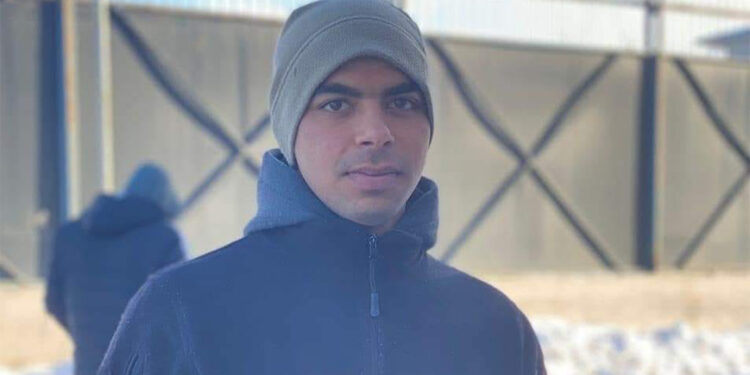 Park halindeki kamyonete çarpan motosiklet sürücüsü öldü