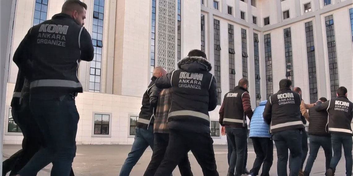 Ayhan Bora Kaplan davasında nihai karar açıklandı. Bora Kaplan hakkında 10 yıl hapis cezası verilerek tutukluğunun devamına karar verildi.