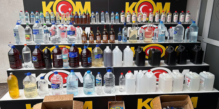 Adana'da yılbaşı öncesi sahte ve kaçak içki operasyonu; 8 gözaltı