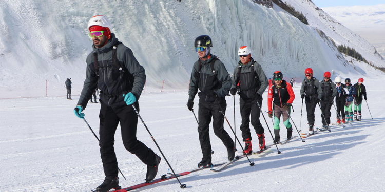 Adrenalin tutkunlarının vazgeçilmezi Palandöken cıvıl cıvıl