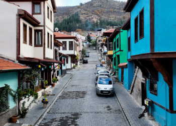 Afyonkarahisar'ın tarihi evleri yöresel mimariye göre yenilendi