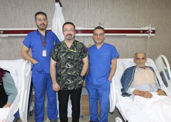 Ağabey-kardeş eş zamanlı kalp kapakçığı ameliyatıyla sağlığına kavuştu