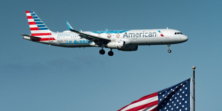 American Airlines, ABD'deki tüm uçuşlarını durdurdu