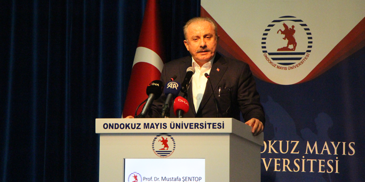 Anayasalar da zaman içerisinde eskiyor