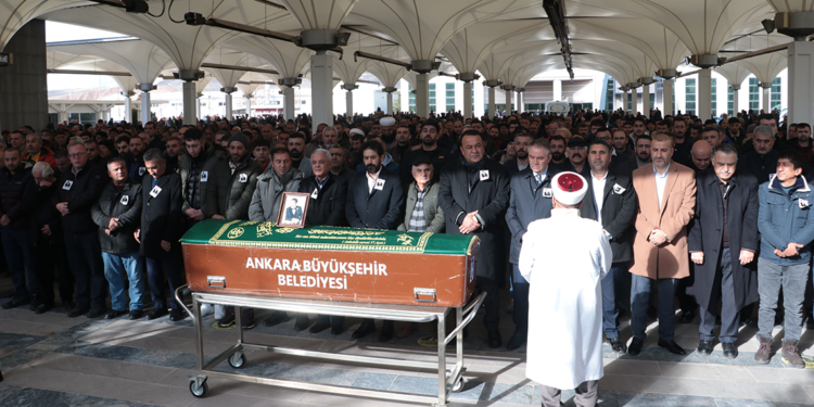 Ankaralı Turgut son yolculuğuna uğurlandı