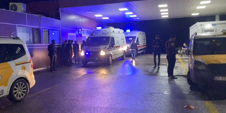 Annesini tabancayla kalbinden vurup öldürdükten sonra ihbarda bulundu