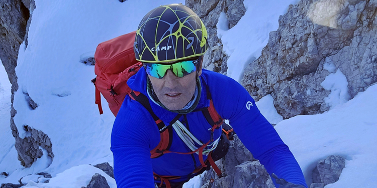 Antalya'da 2 bin 366 metrede buz tırmanışı