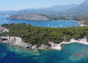 Antalya'ya D-8 Turizm Şehri Ödülü