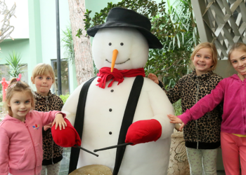 Antalya'ya Noel kutlamaları öncesi turist akını