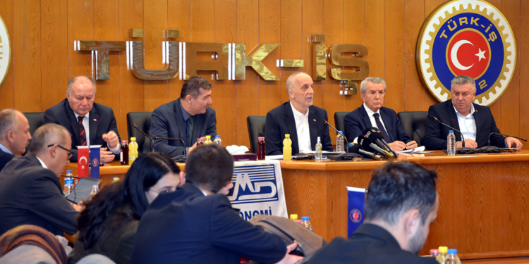 Asgari ücret enflasyona sebep değil