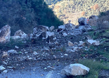Aydın'da heyelan; Köşk-Ödemiş kara yolu trafiğe kapandı