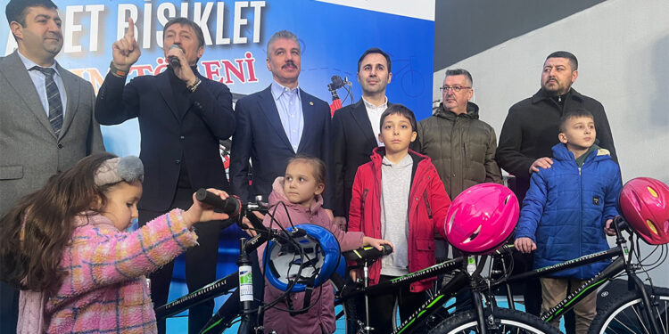 Bahçelievler'de 8'inci Bisiklet Dağıtım Töreni düzenlendi