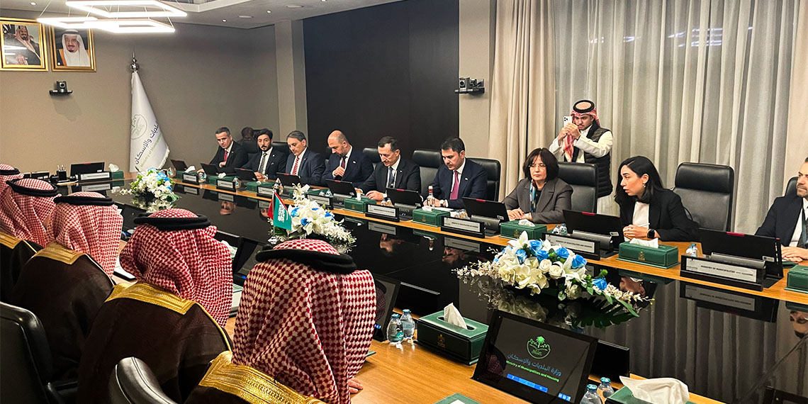 Çevre, Şehircilik ve İklim Değişikliği Bakanı Murat Kurum, "Emlak Konut ile bilgilerimizi Suudi Arabistan'a taşıyoruz" dedi.