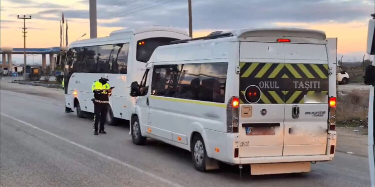 2024'te yetkisiz çakar kullanan 11 bin 591 sürücüye işlem yapıldı