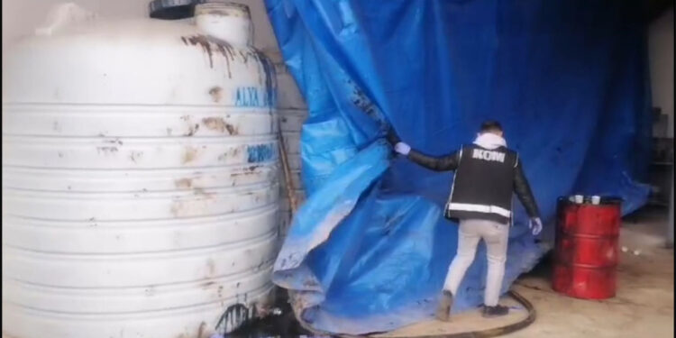 Batman'da ham petrol hırsızlığı; 3 tutuklama