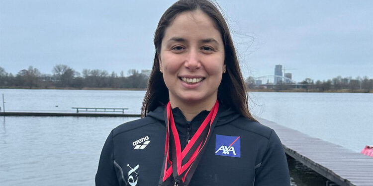 Bengisu Avcı Uluslararası Buz Yüzme Şampiyonası'nda 3 altın madalya kazandı