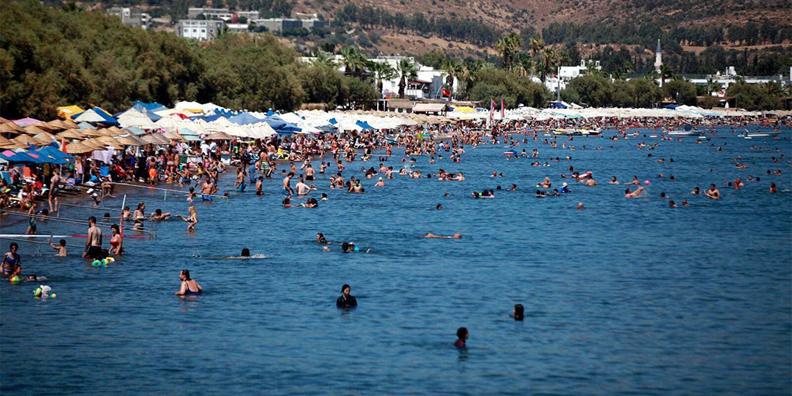 Dünyanın en önemli turizm destinasyonlarından biri olan Bodrum'da turizm hareketliliği sürüyor. Bu kapsamda, 1 Aralık itibarıyla Bodrum’a dış hatlar üzerinden 1 milyon 5 bin yabancı turist geldi.