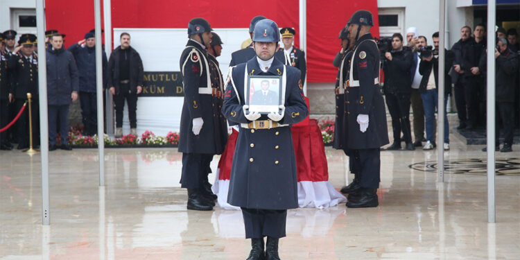 Bursa Adliyesi şehidi için tören