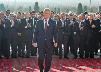 Bakan Bolat Türkmenistan’da