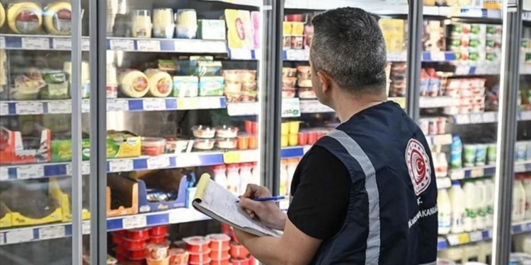 Bakanlıktan fahiş fiyat uygulayan işletmelere uyarı