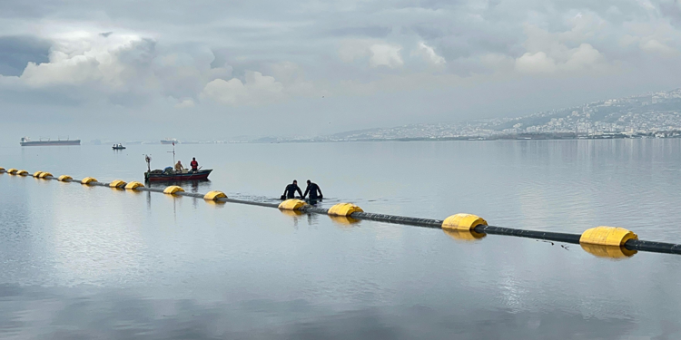 Balıkçıların ağına elleri ve ayakları bağlı erkek cesedi takıldı