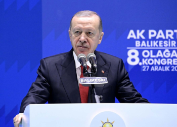 Bay Kemal'in sırtına yediği o paslı hançeri biz bile çıkaramayız