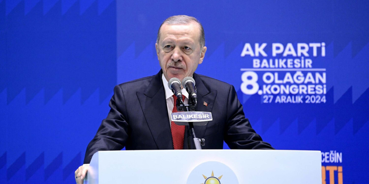 Bay Kemal'in sırtına yediği o paslı hançeri biz bile çıkaramayız