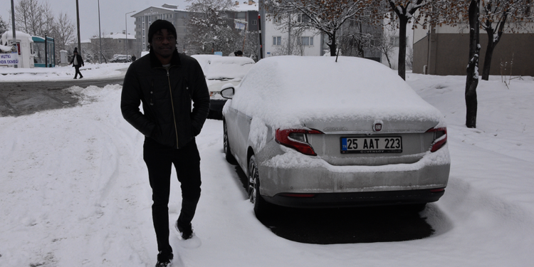 Bitlis'te kar nedeniyle 77 köy yolu ulaşıma kapandı