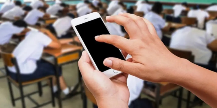 Brezilya'daki okullarda cep telefonu kullanımı yasaklanıyor