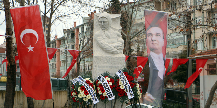Bulgaristan'daki direnişin sembolü Türkan bebek, Edirne'de anıldı