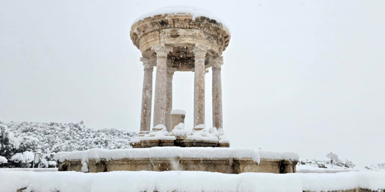 Burdur'daki antik kentler beyaza büründü