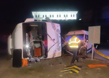 Bursa'da 2 işçi servisi çarpıştı: 20 yaralı