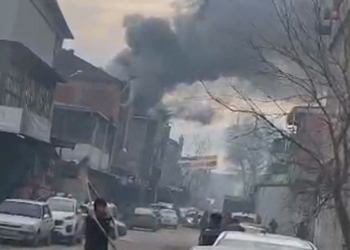 Bursa'da mobilya imalathanesinde çıkan yangın, söndürüldü