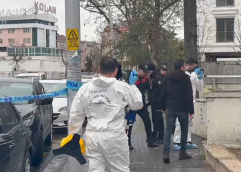 Büyükçekmece'de apartman otoparkında ceset bulundu