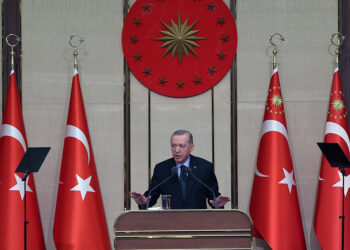 Siyasetin limanı ahlaktır, dürüstlüktür