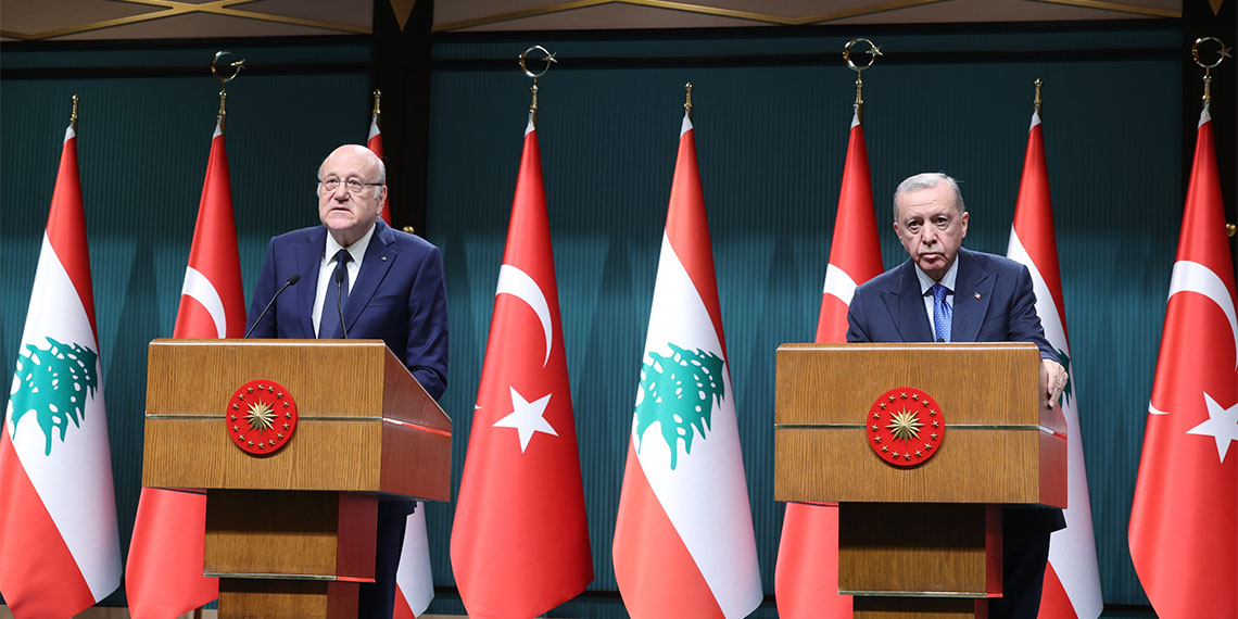 Cumhurbaşkanı Recep Tayyip Erdoğan, "Suriye'de artık yeni bir dönem başlamıştır. Suriye'nin iki önemli komşusu olarak birlikte hareket etmemiz gerektiği hususunda mutabıkız. Suriye'nin istikrarı bölgenin istikrarı demektir" dedi.