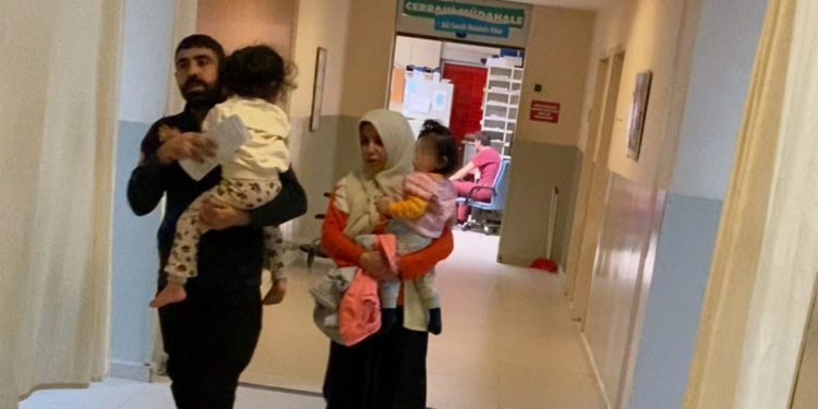 Çamaşır suyu içen 2 kardeş, hastaneye kaldırıldı