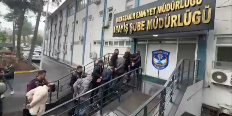 Diyarbakır'da fuhuş operasyonu; 9 tutuklama