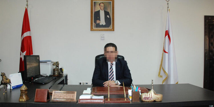 Hasta yakınlarından 'bıçak parası' isteyen doçent tutuklandı