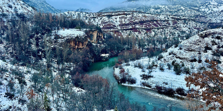 Munzur Nehri'nin eşsiz güzelliği dronla görüntülendi