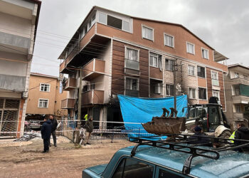Doğal gaz patlamasının yaşandığı binadaki hasar ortaya çıktı