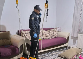 Evde doğal gazdan zehirlenen baba öldü, eşi ve 2 çocuğu tedavide