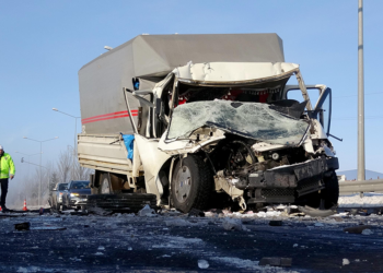 Erzurum'da sis kazası; 2 yaralı